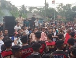 Warga Tuntut Mundur Kades Cicapar dari Jabatannya