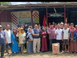 Silaturahmi Dengan PWWP, Ketua DPRD Pangandaran Salurkan Bantuan