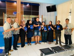 Di Hari Pelanggan Nasional, Perumdam Bagi-Bagi Souvenir Menarik Kepada Pelanggan 