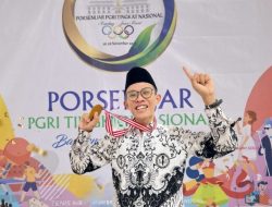 Sekjen PGRI Sabet Emas di PORSENIJAR Jabar 2025