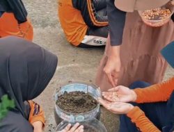 Galon Bekas Jadi Media Kick Off Penanaman Jagung Yang Ramah Lingkungan 