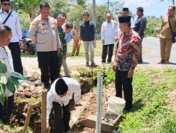 Pembangunan Pagar Dimulai, Camat Ruhandi Apresiasi Swadaya Masyarakat